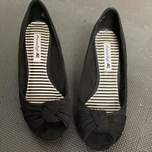 American Eagle size 7.5 black wedges